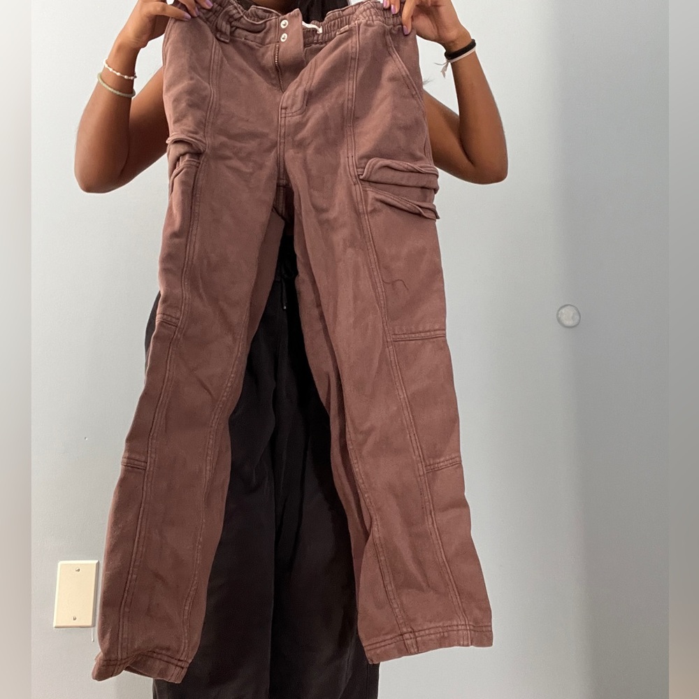 Adorable brown PacSun cargo pants!